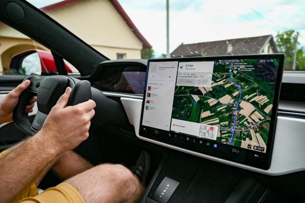 Former Tesla self-driving leaders contrasting Elon M…