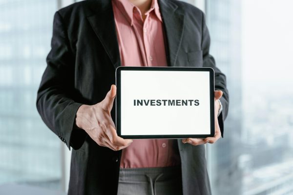 How to invest $3000 in AI stocks for the long term -…