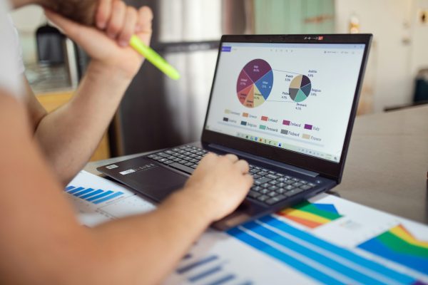 How to Master Undervalued AI stock with high growth …